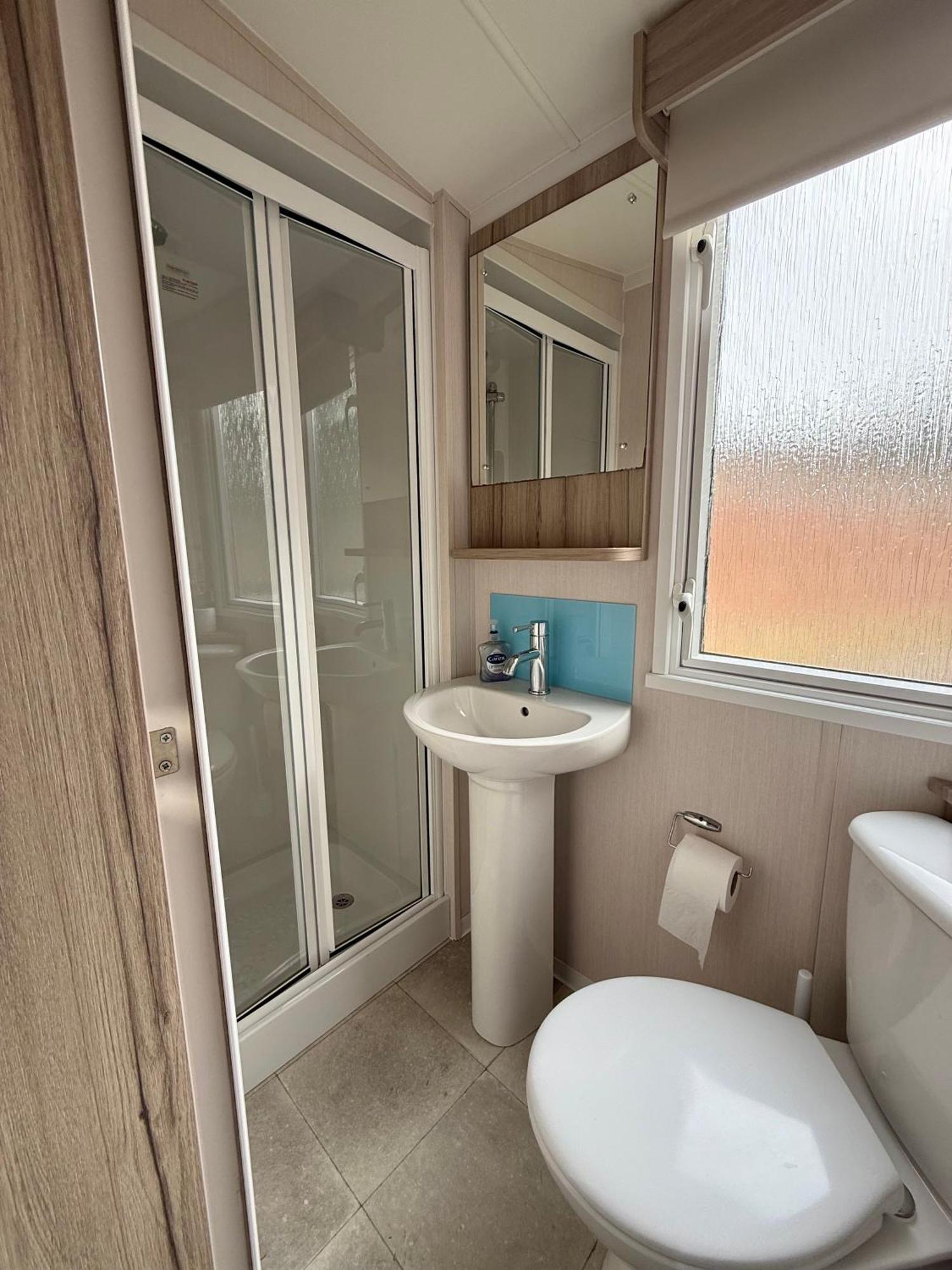 The Trout Van - Beautiful, Luxury Static Caravan Аберлор Екстериор снимка